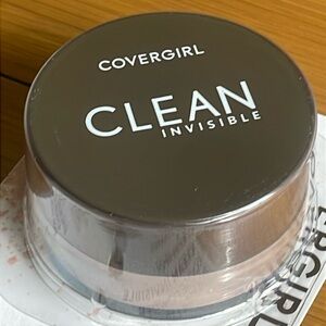 Covergirl Clean Invisible Pressed Powder